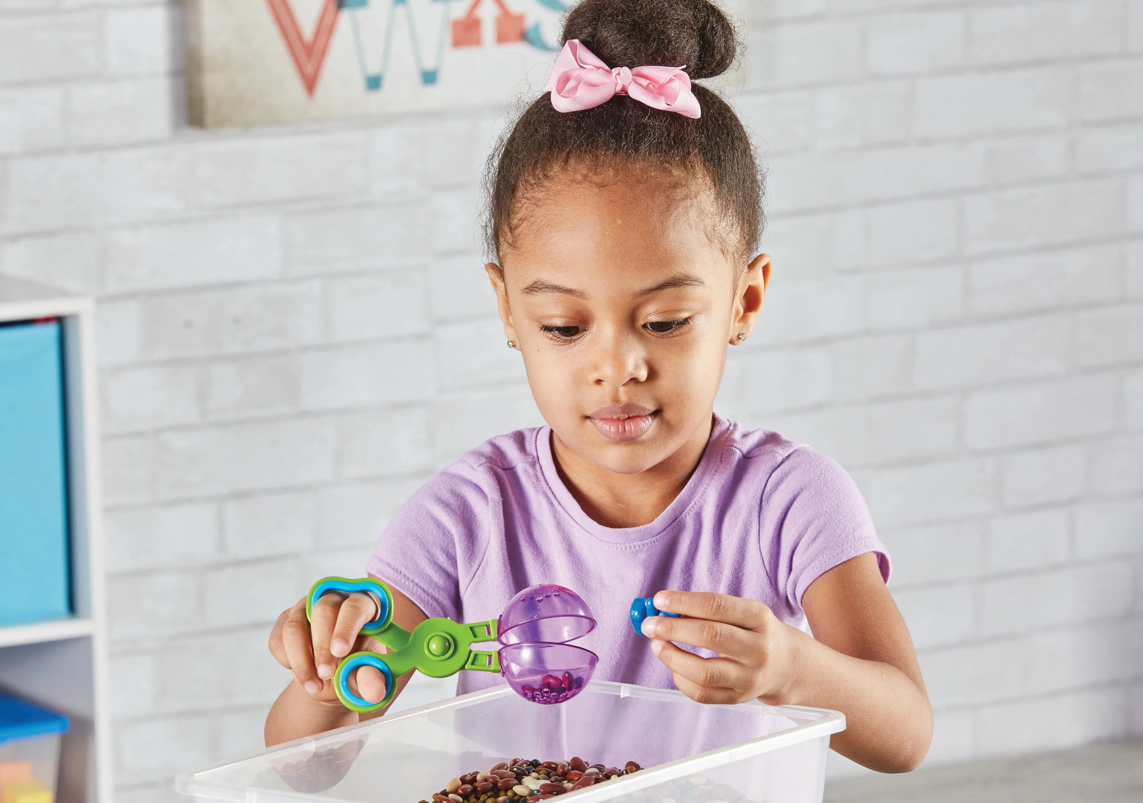 Handy Scoopers™ Set of 4 by Learning Resources Science Range Nature Play Tools and Toys Early Science STEM Toys 3yrs 